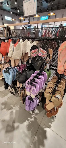 Pantaloons 